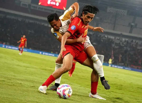 Hanif Sjahbandi saat Persija menghadapi Dewa United di Stadion GBK pada pekan 5 Liga 1 2024-25. (Sumber: Persija.id)