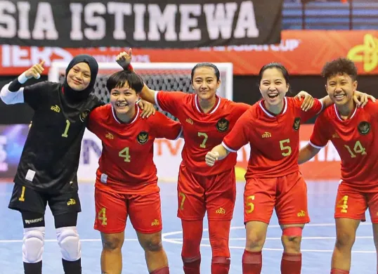 Timnas Indonesia melengkapi keberhasilan lolos ke putaran final Piala Asia Futsal Putri 2025 dengan kemenangan besar atas Hong Kong di laga terakhir babak kualifikasi. (Sumber: Instagram @federasifutsal_id)