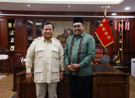 Ketua Fraksi PKB DPR RI, Jazilul Fawaid bersama Presiden Prabowo Subianto. (Sumber: Dok. FPKB)