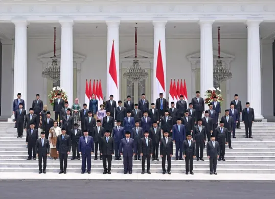 Bapak Presiden Prabowo melakukan reshuffle kabinet pada Rabu, 19 Februari 2025, 6 menteri diturunkan salah satunya Satryo Soemantri Brodjonegoro yang digantikan oleh Brian Yuliarto. (Sumber: Instagram/@prabowo)