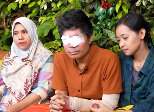 Wawa dan Agus Salim keceplosan mengaku menggunakan uang donasi untuk kepentingan pribadi. (Sumber: Tangkap Layar YouTube/CURHAT BANG Denny Sumargo)