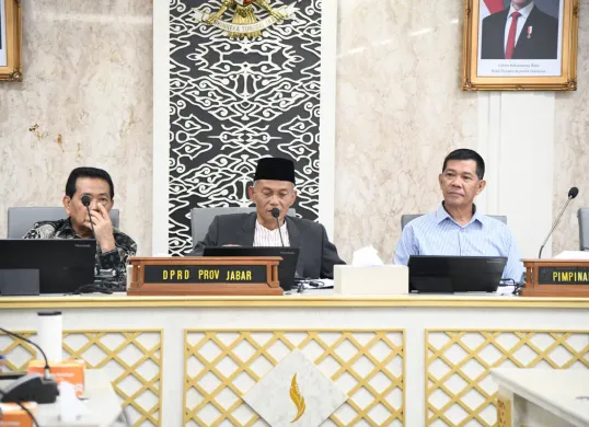 Anggota Badan Kehormatan (BK) DPRD Provinsi Jawa Barat Aten Munajat di ruang Badan Musyawarah (Banmus) DPRD Jawa Barat. Kamis, 23 Januari 2024. (Sumber: Dok. Humas DPRD Jabar)