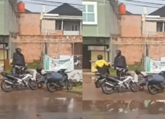 Warga sujud di hadapan diduga polisi memohon kunci motornya untuk dikembalikan.