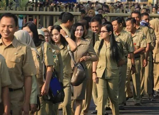 PPPK 2024 mencatat 1,6 juta pelamar tenaga honorer untuk seleksi tahap pertama dan kedua (Sumber: Pinterest)