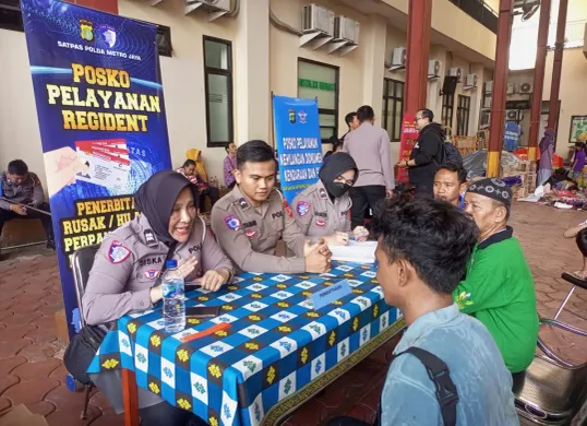 Kegiatan layanan penerbitan SIM gratis untuk masyarakat terdampak kebakaran di Kebon Kosong, Kemayoran, Jumat, 24 Januari 2025. (Sumber: Dok. Polres Jakarta Pusat)