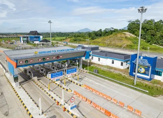 Suasana di pintu gerbang Tol Rangkasbitung, Lebak, Banten. (Sumber: Dok. Wika Serpan)