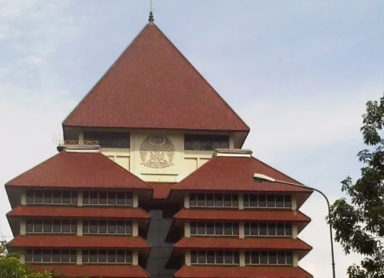 Universitas Indonesia (UI). (Sumber: Wikimedia Commons)