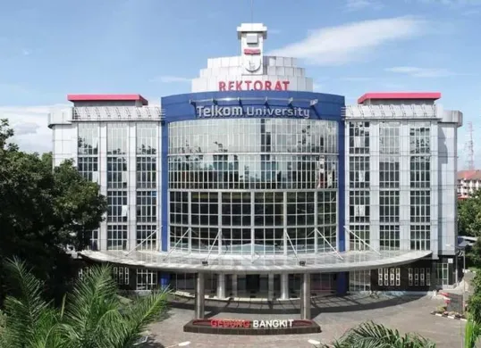 Kampus Universitas Telkom, tempat mempelajari hubungan antara teknologi dan masyarakat. (Sumber: Pinterest)