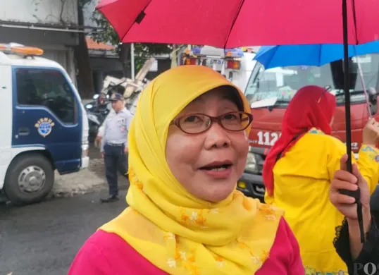 Kepala Dinas KPKP Jakarta, Suharini Eliawati menanggapi soal pembabatan mangrove Pulau Pari, Kepulauan Seribu. (Sumber: Poskota/Pandi Ramedhan)