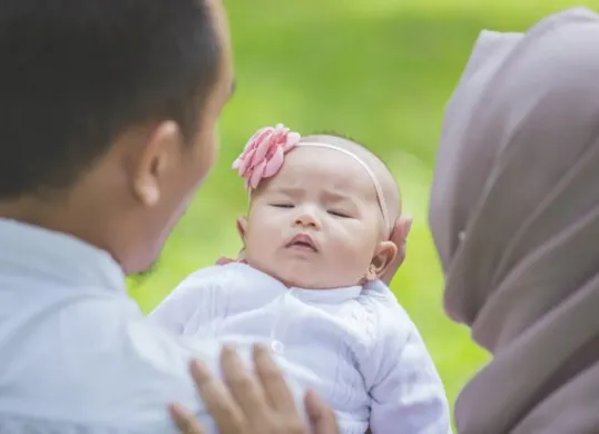 Beberapa inspirasi nama bayi perempuan yang lahir di bulan suci Ramadhan (Sumber: Freepik)