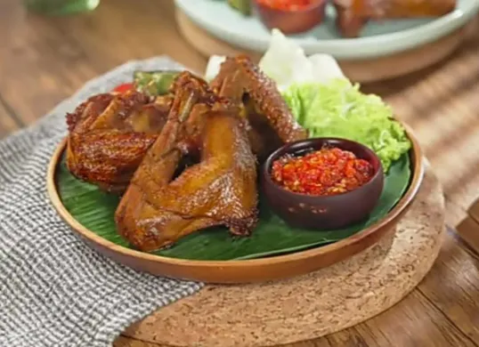 Resep ayam goreng bacem (Sumber: Tangkap Layar YouTube/Indonesian Simple)