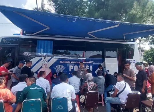 Polres Bogor membuka layanan perpanjangan SIM gratis bagi warga kelahiran bulan Juli. (Sumber: POSKOTA | Foto: Sekar Putri Andini)