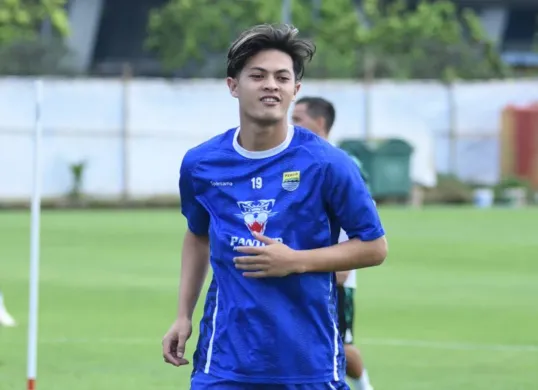 Potret pemain baru Persib, Alfeandra Dewangga yang mengungkapkan alasannya bergabung dengan skuad Maung Bandung. (Sumber: Persib)
