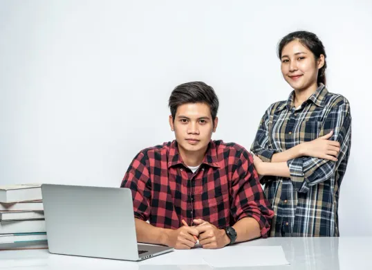 Cek info pendaftaran beasiswa LPDP tahun 2025 yang segera dibuka. Kesempatan lanjut studi dengan bantuan pemerintah. (Sumber: Freepik)
