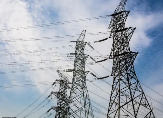 Berikut tarif listrik per kWh terbaru Juli 2025. (Sumber: Freepik)