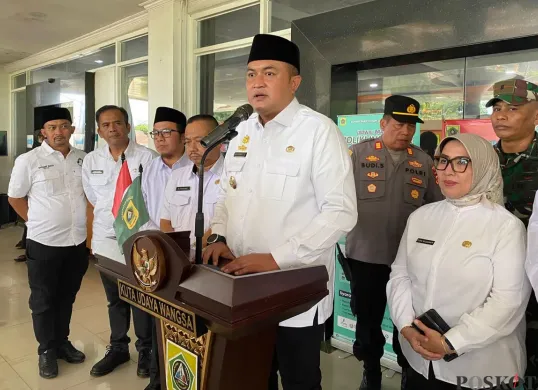 Bupati Bogor, Rudy Susmanto, didampingi jajaran Pemkab, TNI, dan Polri saat meresmikan tiga fasilitas baru di RS RH Satibi (eks RSUD Cileungsi) di Kecamatan Cileungsi, Kabupaten Bogor, Selasa, 2 Juli 2025. (Sumber: Poskota/Sekar Putri Andini)