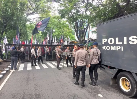 Sebanyak 916 personel gabungan diterjunkan untuk mengamankan jalan persidangan terdakwa Sekjen PDIP Hasto Kristiyanto, di PN Jakarta Pusat, Kamis, 3 Juli 2025. (Sumber: Dok. Polres Jakarta Pusat)
