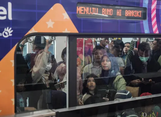 Warga Ramai Ramai Nikmati Tarif Transum 1 Rupiah di HUT Bhayangkara