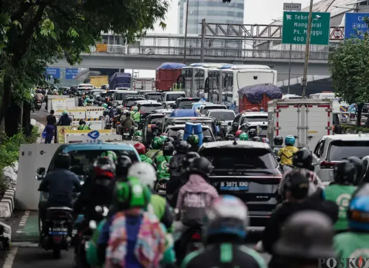 Kemacetan arus lintas di Jalan Gatot Subroto, Jakarta. (Sumber: Poskota/Bilal Nugraha Ginanjar)