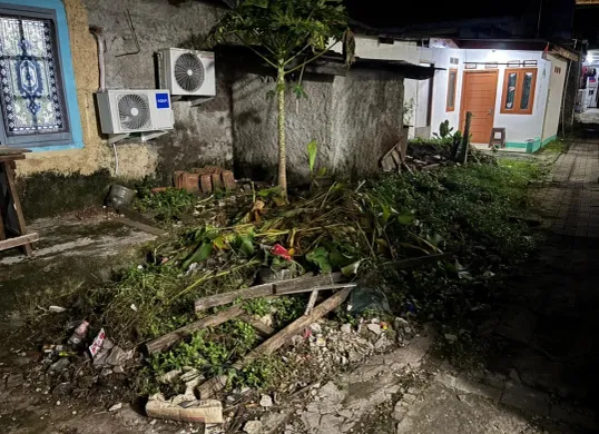 Warga keluhkan sampah yang tak kunjung dibuang petugas di Jalan M Jani RT 02 RW 03, Nomor 1 F, Petukangan Utara, Pesanggrahan, Jakarta Selatan. (Sumber: Dok Warga)