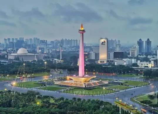Inilah Alasan Mengapa Monas Tetap Jadi Ikon Wisata Utama di Jakarta (Sumber: Pinterest)