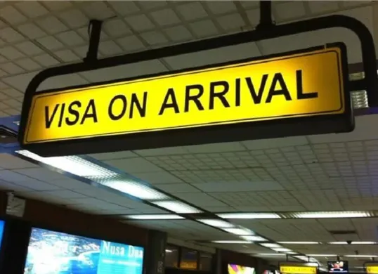 Perbedaan Visa on Arrival dan Elektronic Travel Authorization (ETA) (Sumber: Pinterest)