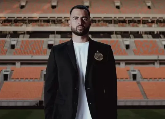 Jordi Amat resmi bergabung ke Persija di Liga 1 2025/2026. (Sumber: Persija)
