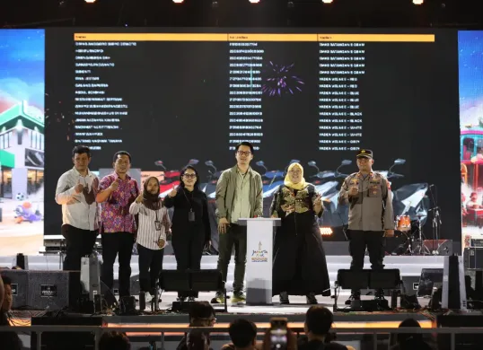 Jakarta Fair Kemayoran 2025 membagikan Grand Prize. (Sumber: Dok. JFK)