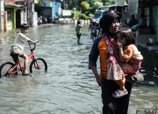 Banjir Berangsur Surut di Kampung Makasar Jakarta Timur