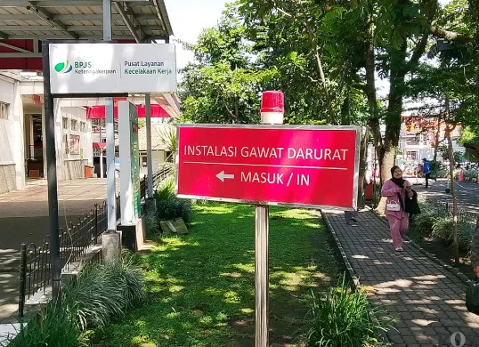 Ruang instalasi gawat darurat RSUD Cibabat, Jalan Amir Machmud, Kota Cimahi. (Sumber: POSKOTA | Foto: Gatot Poedji Utomo)