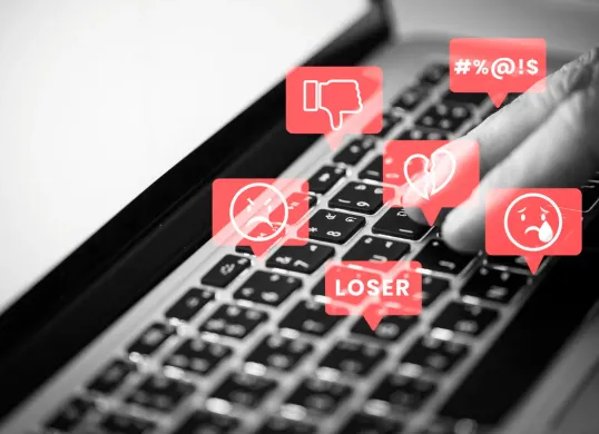 Jangan asal mengklik link viral video Andini Permata, awas risiko malware dan phising. (Sumber: Freepik)