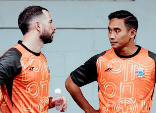 Potret Jordi Amat (kiri) dan Rizky Ridho (kanan) yang dinantikan duetnya di lapangan hijau bersama Persija Jakarta. (Sumber: Persija)