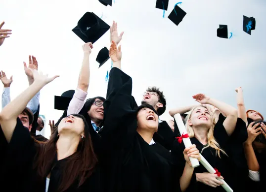 Cek di sini link dan cara daftar Beasiswa Unggulan 2025, kuliah gratis dari pemerintah. (Sumber: Freepik)