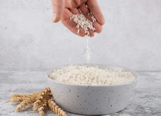 Kementan ungkap 10 merek beras premium ternama diduga oplosan beras rusak dan raskin (Sumber: Freepik)