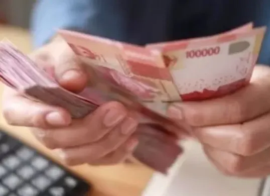 UMK Terendah 2025: Ini 10 Daerah yang Masih ‘Terjepit’ Setelah Kebijakan Prabowo Diberlakukan (Sumber: Pinterest)