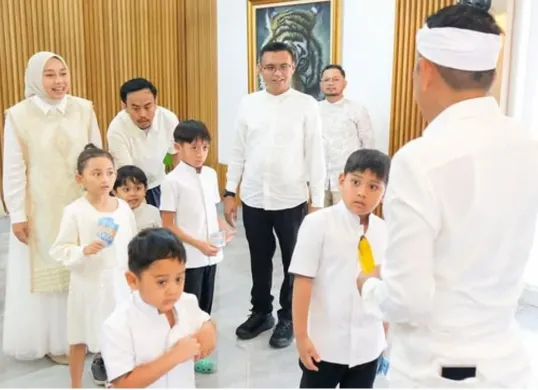 Jelang akad nikah Maula Akbar dan Putri Karlina, Dedi Mulyadi beri pesan penting kepada anaknya. (Sumber: Instagram/@putri.karlina14)