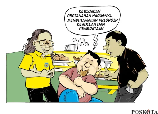Tiga pria berdiskusi santai di warteg sambil menyuarakan pentingnya keadilan dalam kebijakan pertanahan. Percakapan menyoroti harapan agar kebijakan agraria lebih berpihak kepada rakyat. (Sumber: Poskota/Arif Setiadi)