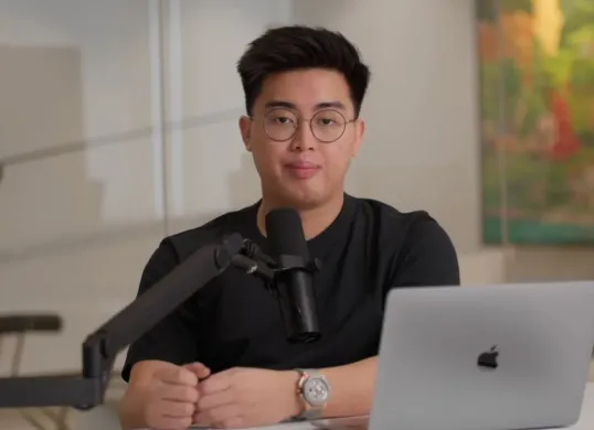 Timothy Ronald tak cuma gila investasi, tetapi juga peduli sosial. (Sumber: tangkapan layar)