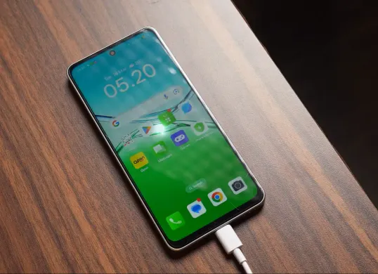 Spesifikasi Oppo A5 Pro 5G Lengkap dengan Harganya (Sumber: YouTube/Gadgetalk)