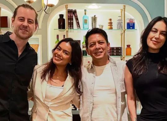8 tahun putus, Ariel NOAH dan Sophia Latjuba terlihat akrab kembali. Benarkah mereka balikan? (Sumber: Instagram/@bogdanvlase)