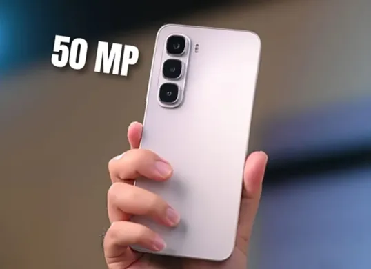 Penampilan Hp Infinix Hot 60i yang jadi salah satu Hp murah, namun punya spek bagus (Sumber: YouTube/Legawa Gadget)