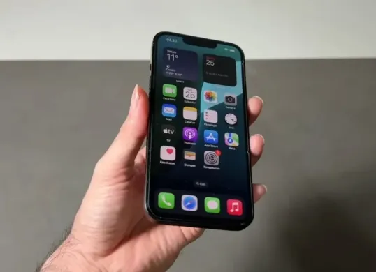 Rekomendasi iPhone budget Rp10 jutaan paling worth it di tahun 2025. (Sumber: tangkapan layar)