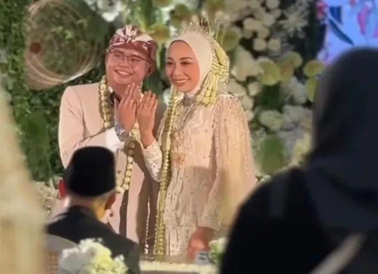 Pernikahan Maula Akbar, putra Gubernur Jawa Barat Dedi Mulyadi, dengan Putri Karlina (Sumber: Instagram/@putri.karlina14)