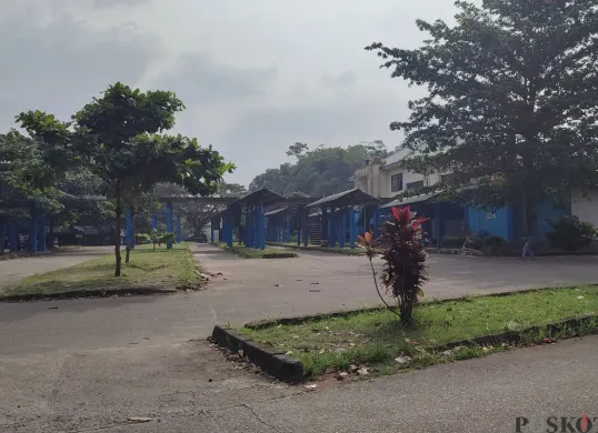 Kawasan terminal Kadubanen di Kelurahan Kabayan, Kecamatan Pandeglang, Kabupaten Pandeglang. (Sumber: Poskota/Samsul Fatoni)