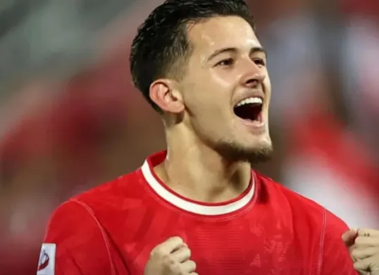 Potret pemain Timnas Indonesia, Justin Hubner yang dikabarkan menjadi rebutan Persib dan Persija. (Sumber: Instagram/@liga1talk)