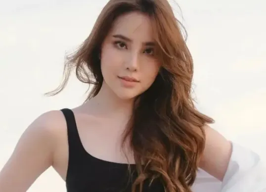 Profil artis Agatha Chelsea yang dikabarkan dekat dengan Timothy Ronald. (Sumber: Instagram)