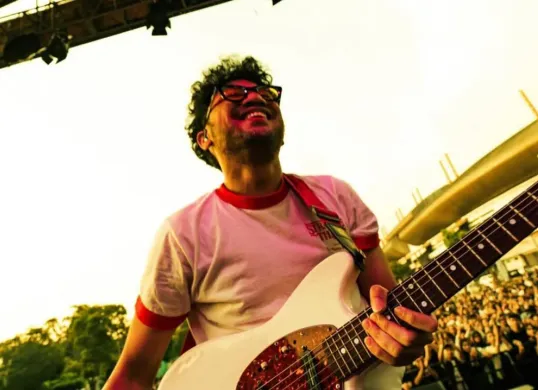 Lirik lagu Rona Merah Langit dari Kunto Aji. (Sumber: Instagram/@kuntoaji)