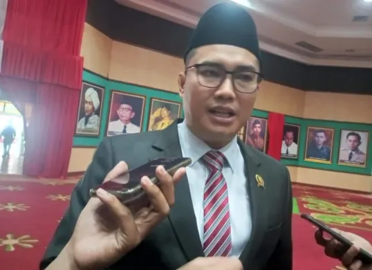 Ketua DPRD Kabupaten Bogor Sastra Winara melakukan kunjungan reses masa sidang III di wilayah Kecamatan Tenjo. (Sumber: Dok. DPRD Kabupaten Bogor)