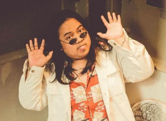 Makna dan lirik lengkap lagu "Hari yang Mantap". (Sumber: Instagram/@gustiwiw)