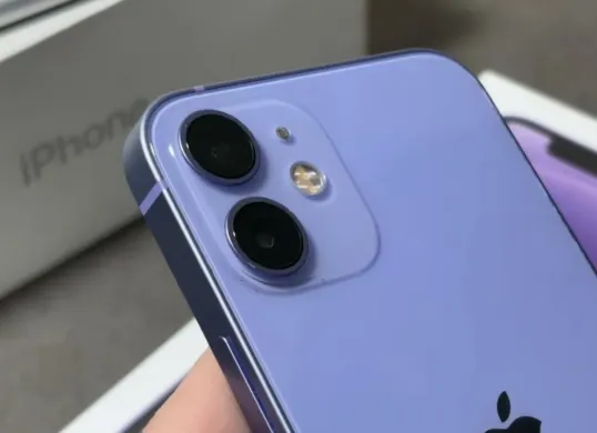 Berikut ini rekomendasi HP iPhone paling layak untuk kebutuhan perekaman video. (Sumber: YouTube/WatchWatch)